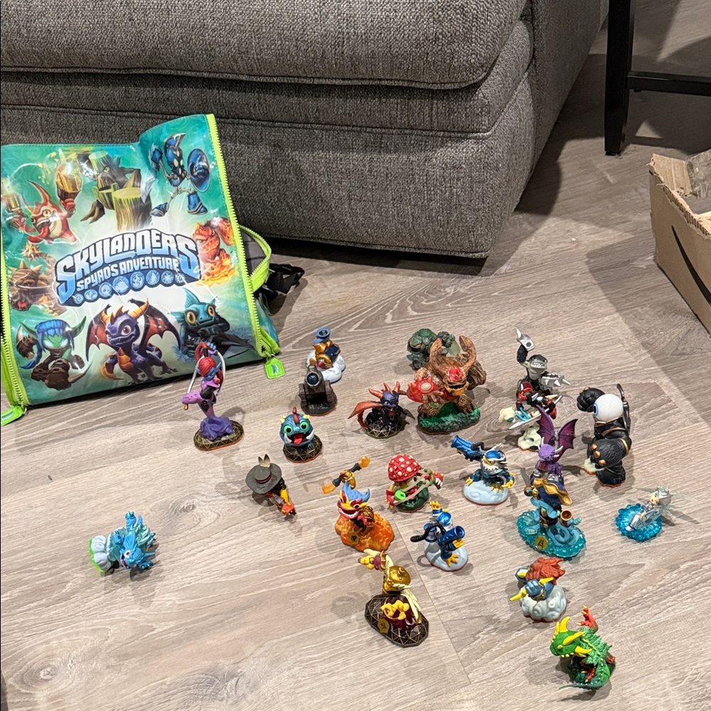 Sky landers  Adventure Toy Set with Bag
